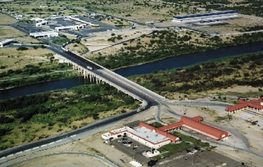 The Laredo-Columbia Solidarity International Bridge on the Rio Grande River in southern Texas.