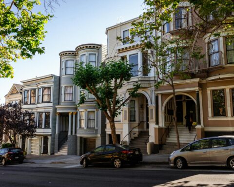 Houses line the street in San Francisco, California.