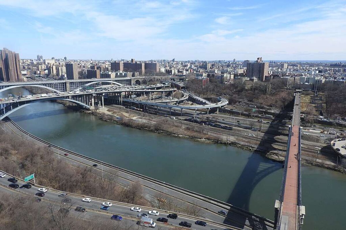 【US11(21.5)】WITH  BRIDGES New York's Cross Bronx bridge project narrows design alternatives