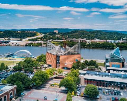 A skyline view of Chattanooga, Tennessee, and its river.