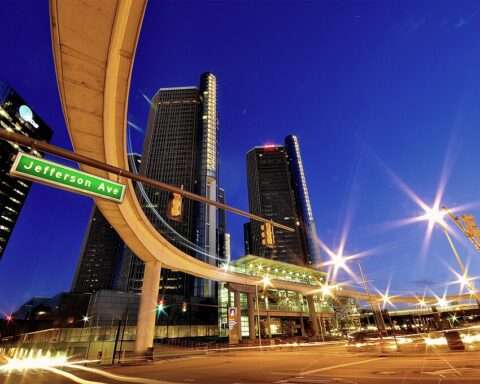 A photo of Jefferson Avenue, making a Detroit multimodal transportation hub.